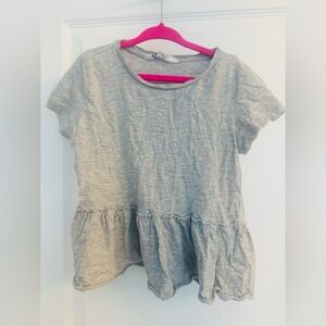 H&M kids Girls Gray Peplum T-Shirt size 5/6